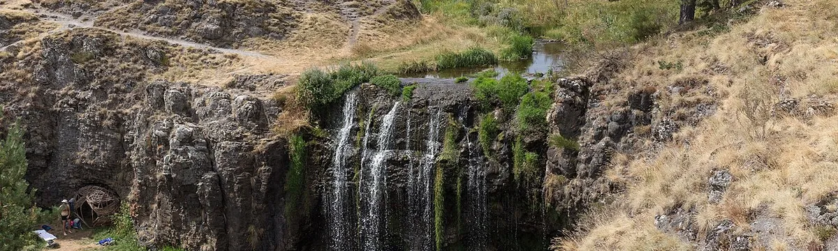 Panorama sur Cascade des Veyrines, cascade en Auvergne-Rhône-Alpes