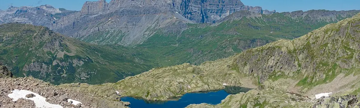 Falaises des Fiz, 900 mètres de haut, Alpes