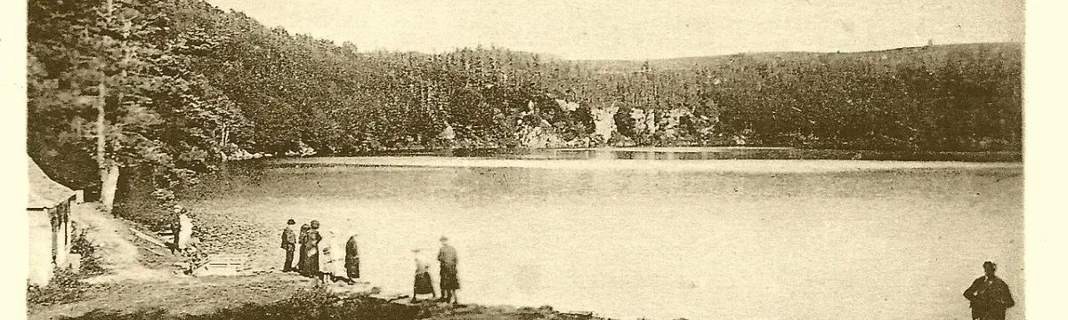 Lac Pavin dans son cratère