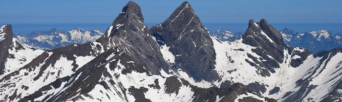 Aiguilles d'Arves enneigées