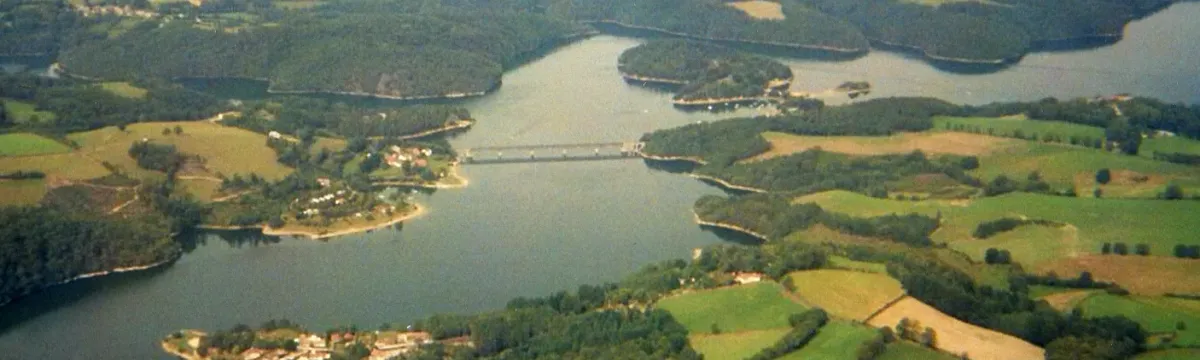 Lac de barrage de Cantalès