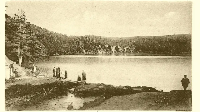 Lac Pavin dans son cratère