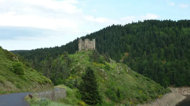 Site et château d'Alleuze