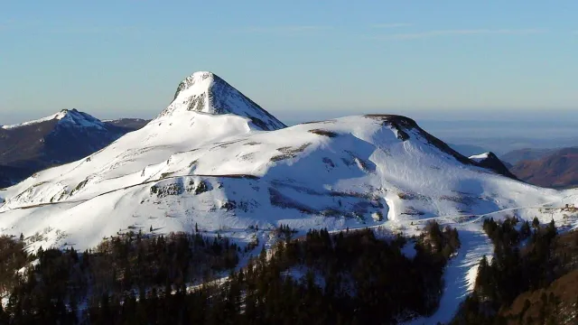 Le Puy Griou dans la splendeur de l'hiver